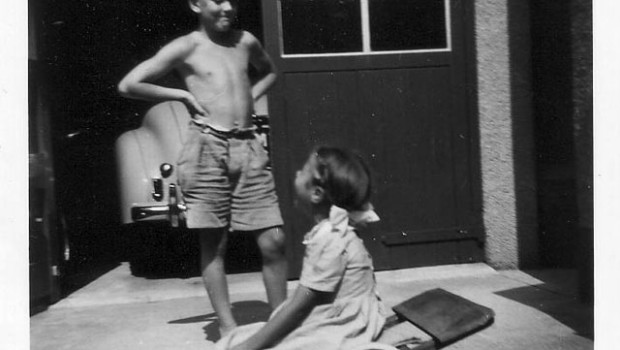 Liz with her brother c1955